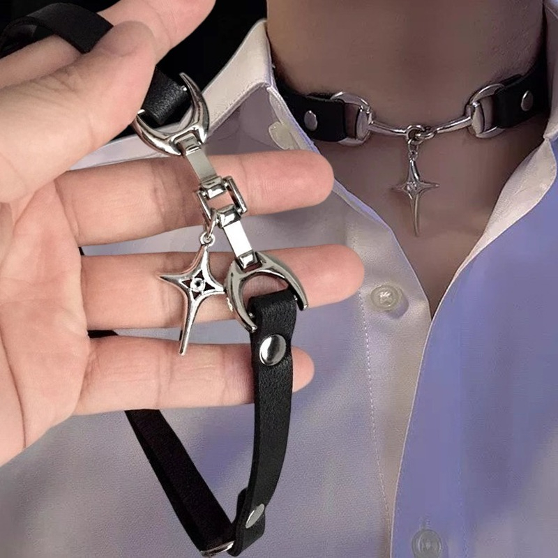 Body Jewelry Goth - Collier Punk croix foncée Starburst, ras
