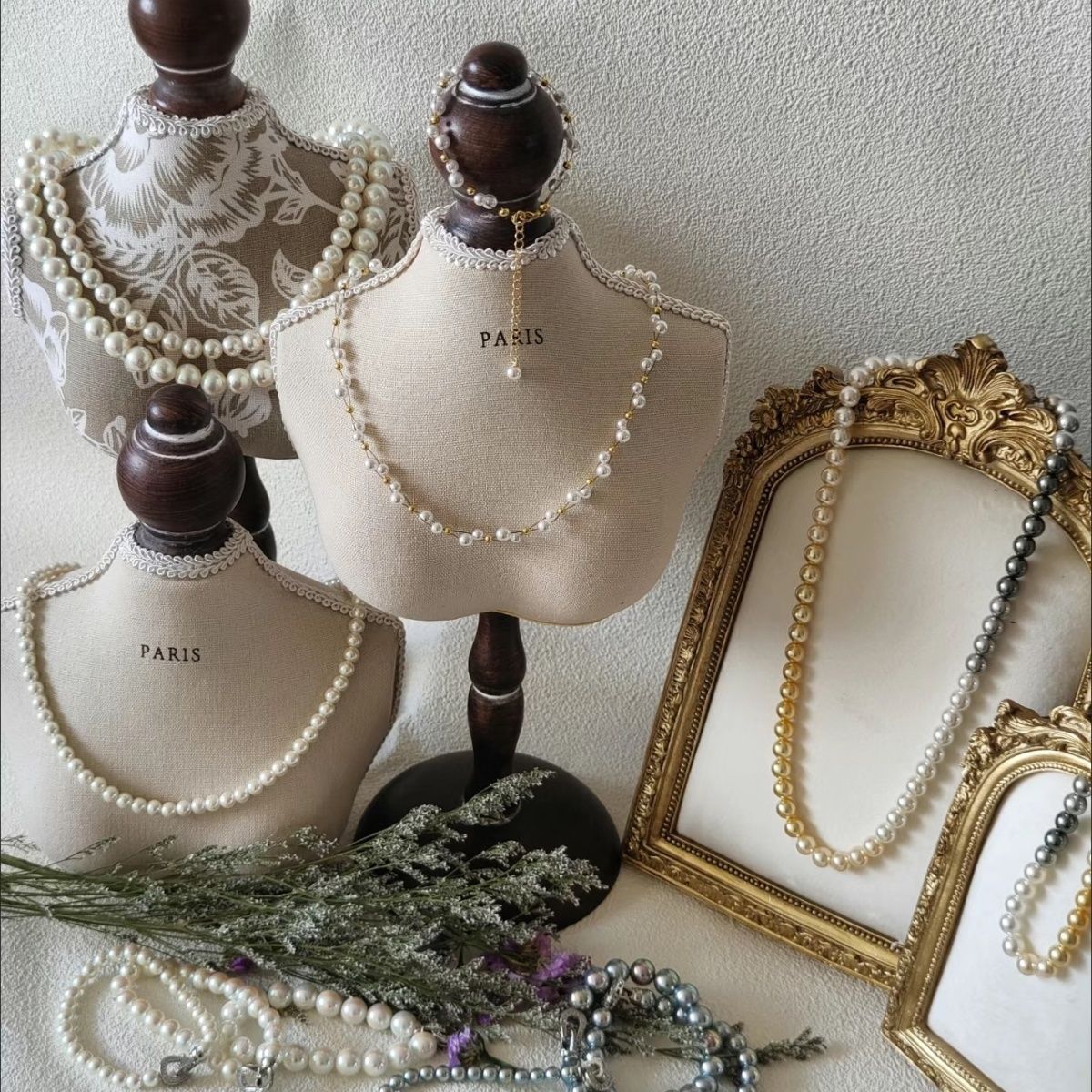 Modèle de mannequin élégant po - Body Jewelry Holder avis et prix