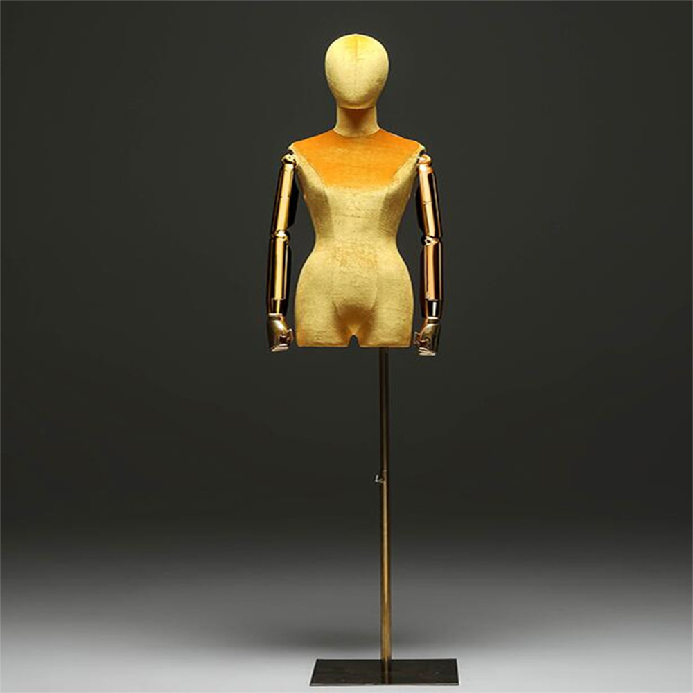 Mannequin à main doré féminin  - Body Jewelry Plus avis et prix