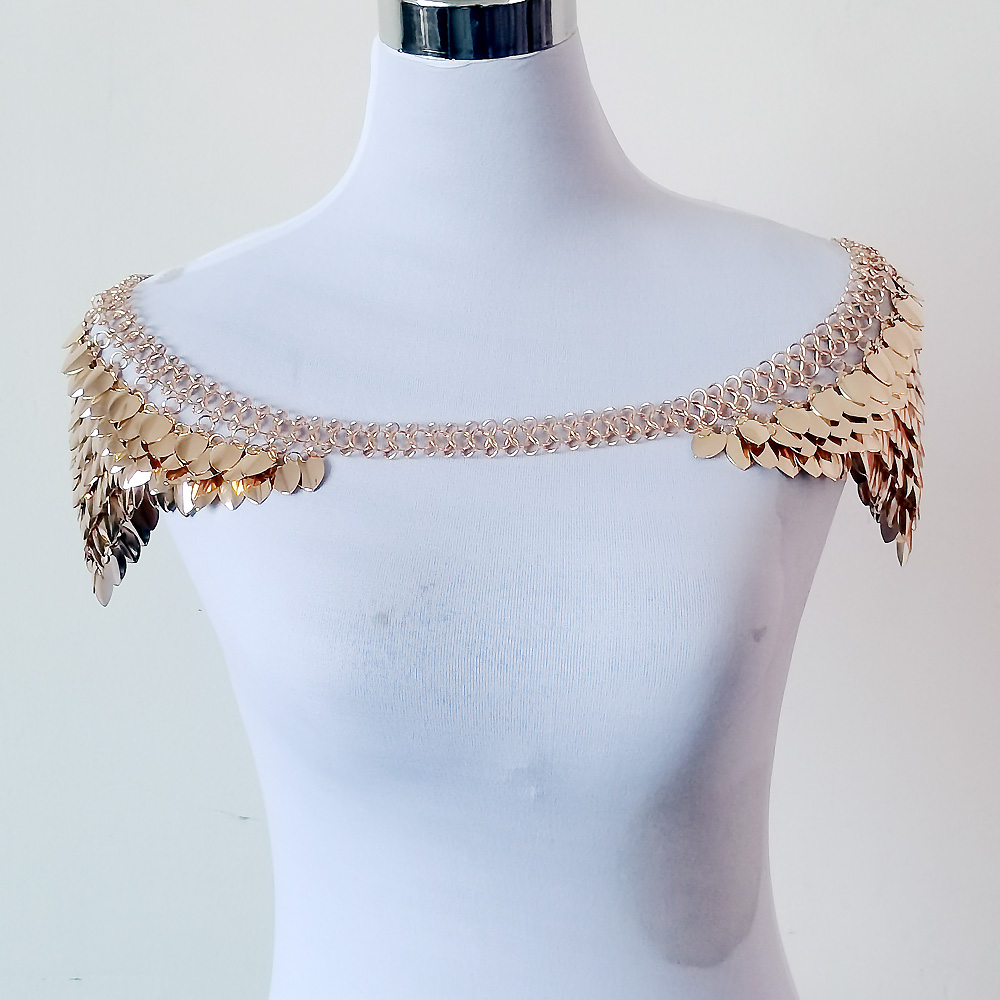 Chaîne d'épaule gothique en éc - Body Jewelry Goth avis et prix